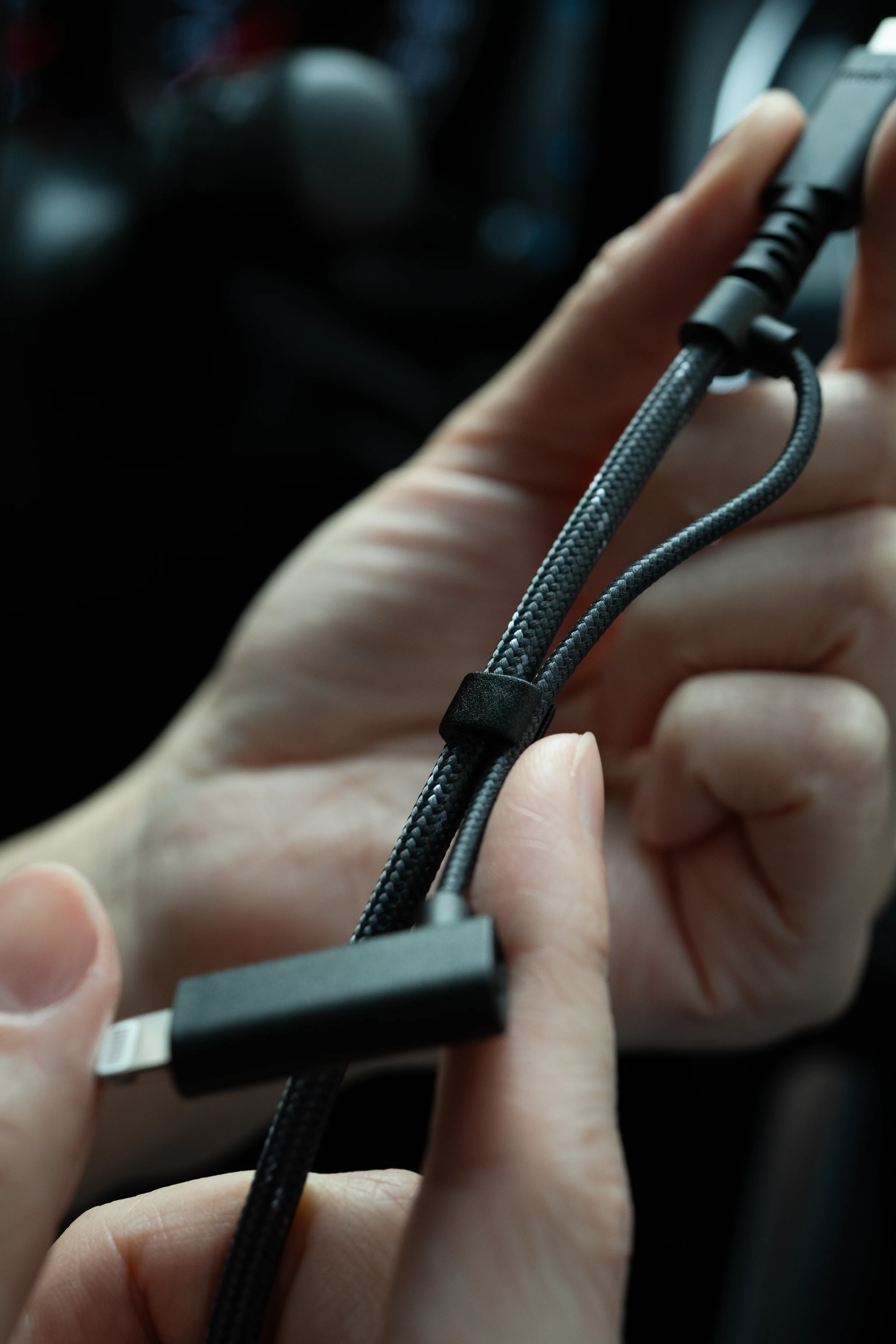2-in-1 USB-C to USB-C & Lightning Charging/Sync Cable (1M) - Image 7