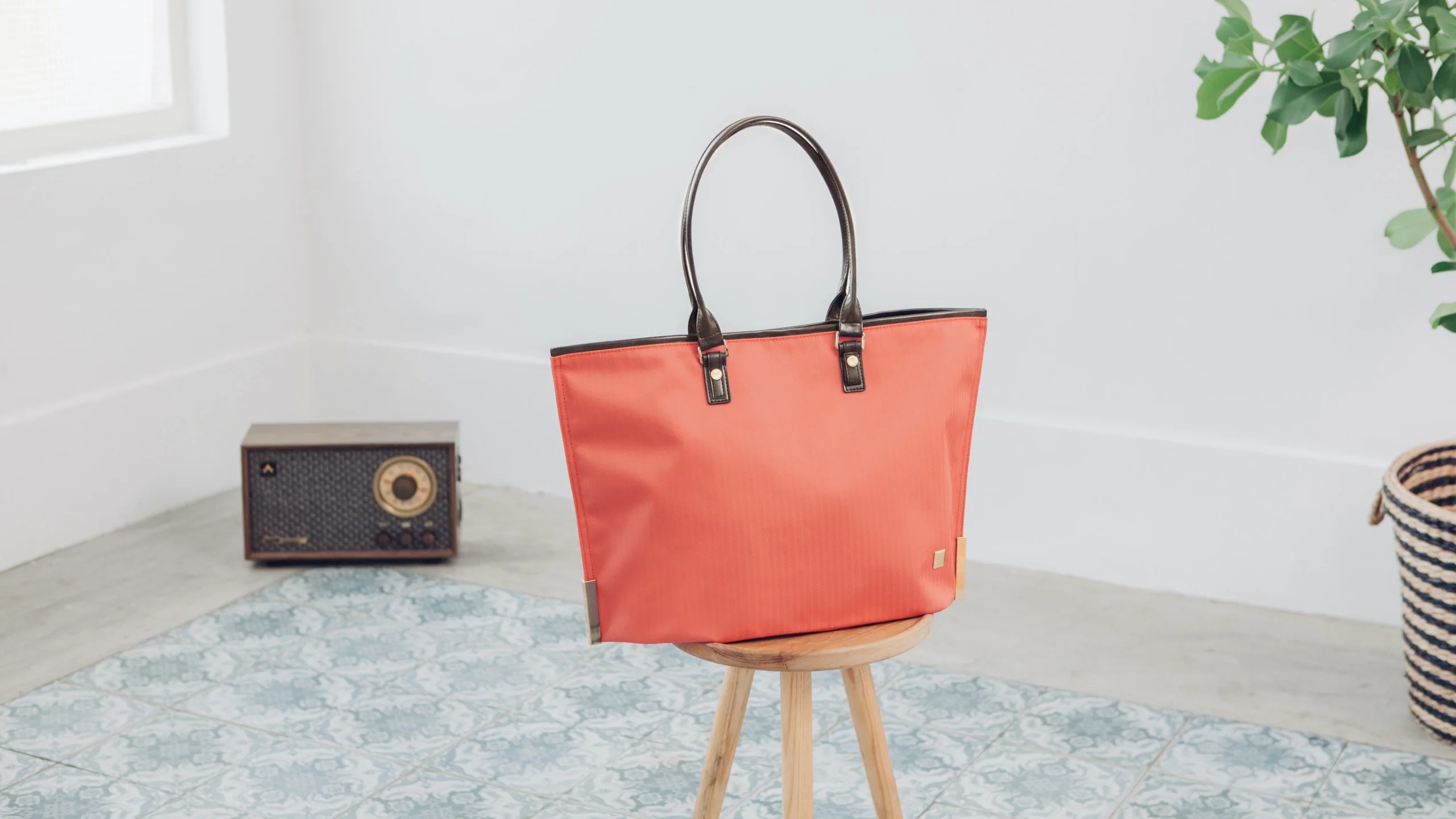 Aria Slim Lightweight Tote - Image 30