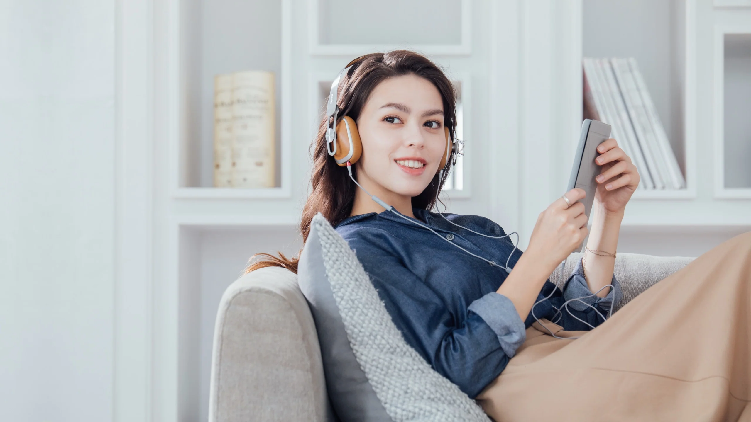 Avanti Lightning On-ear Headphones - Image 14