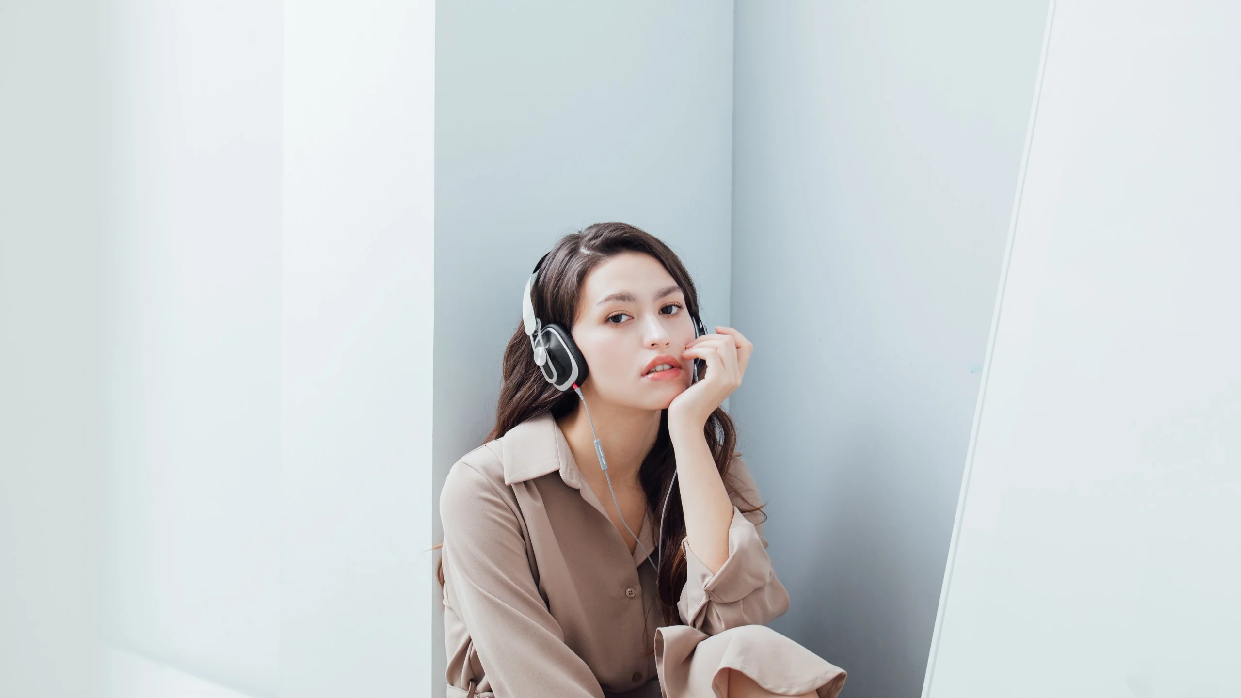 Avanti Lightning On-ear Headphones - Image 5