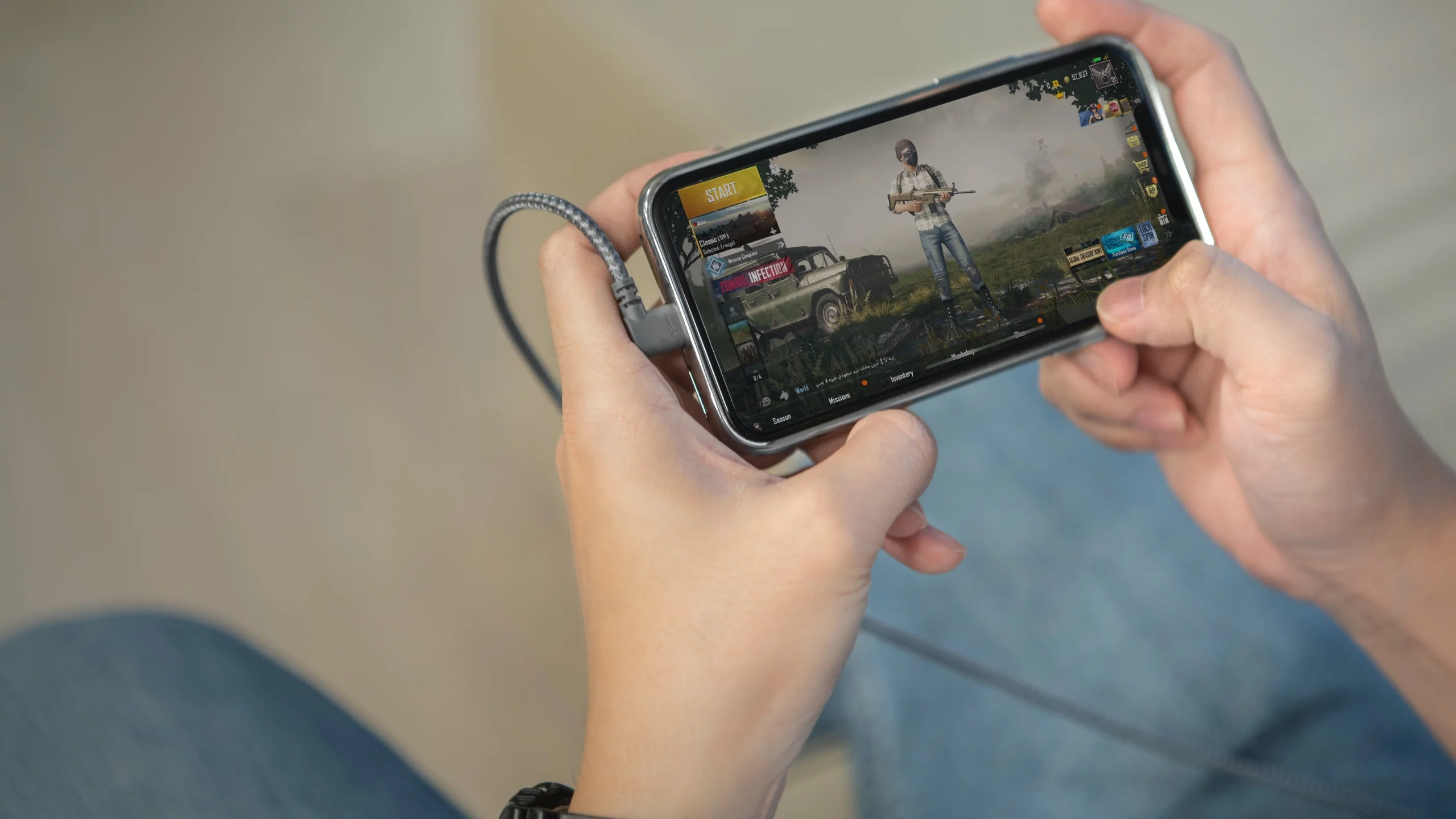 Integra USB-C to Lightning
Cable with 90-degree Connector - Image 5