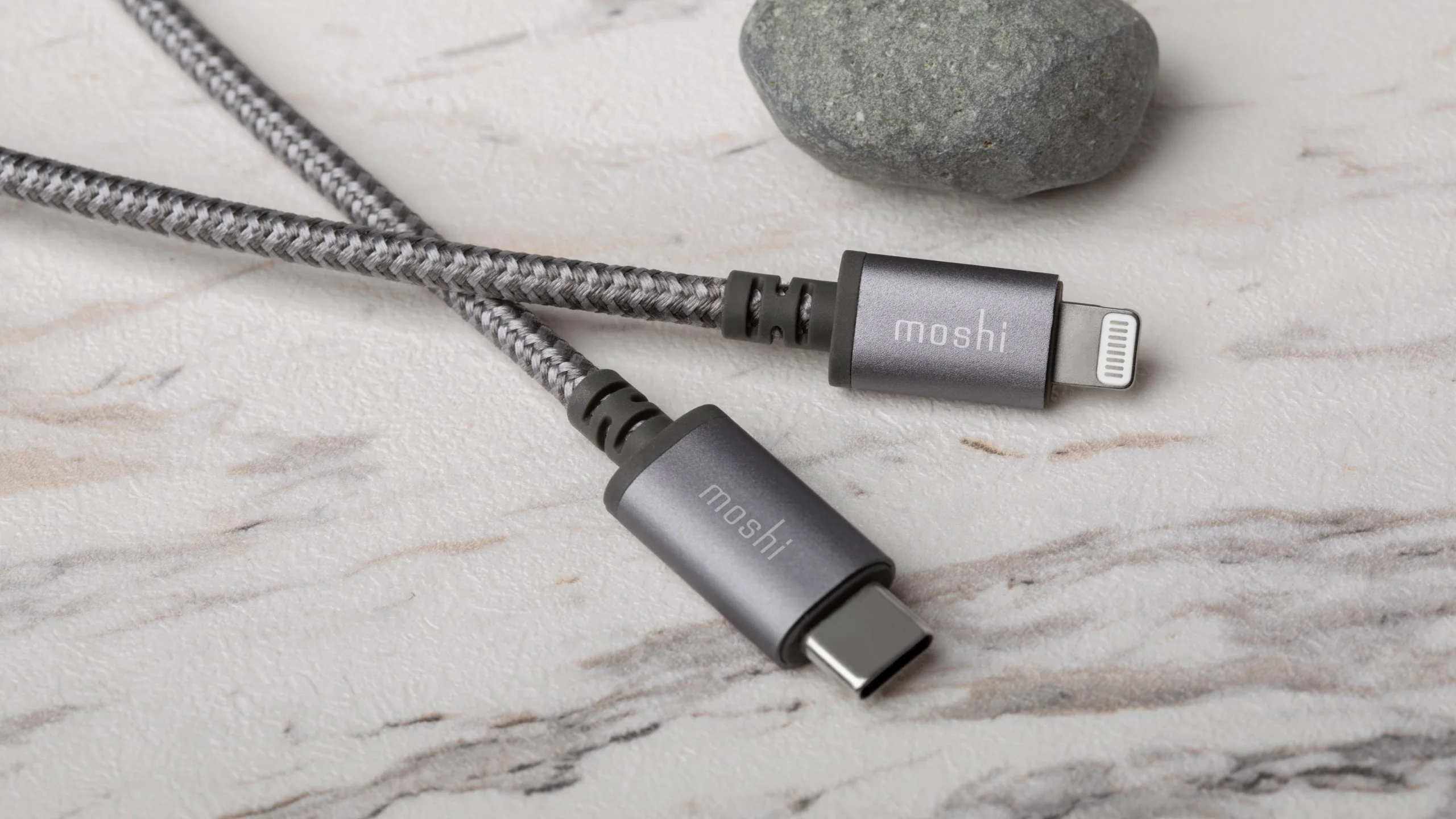 Integra USB-C charge/sync cable with Lightning connector - Image 5