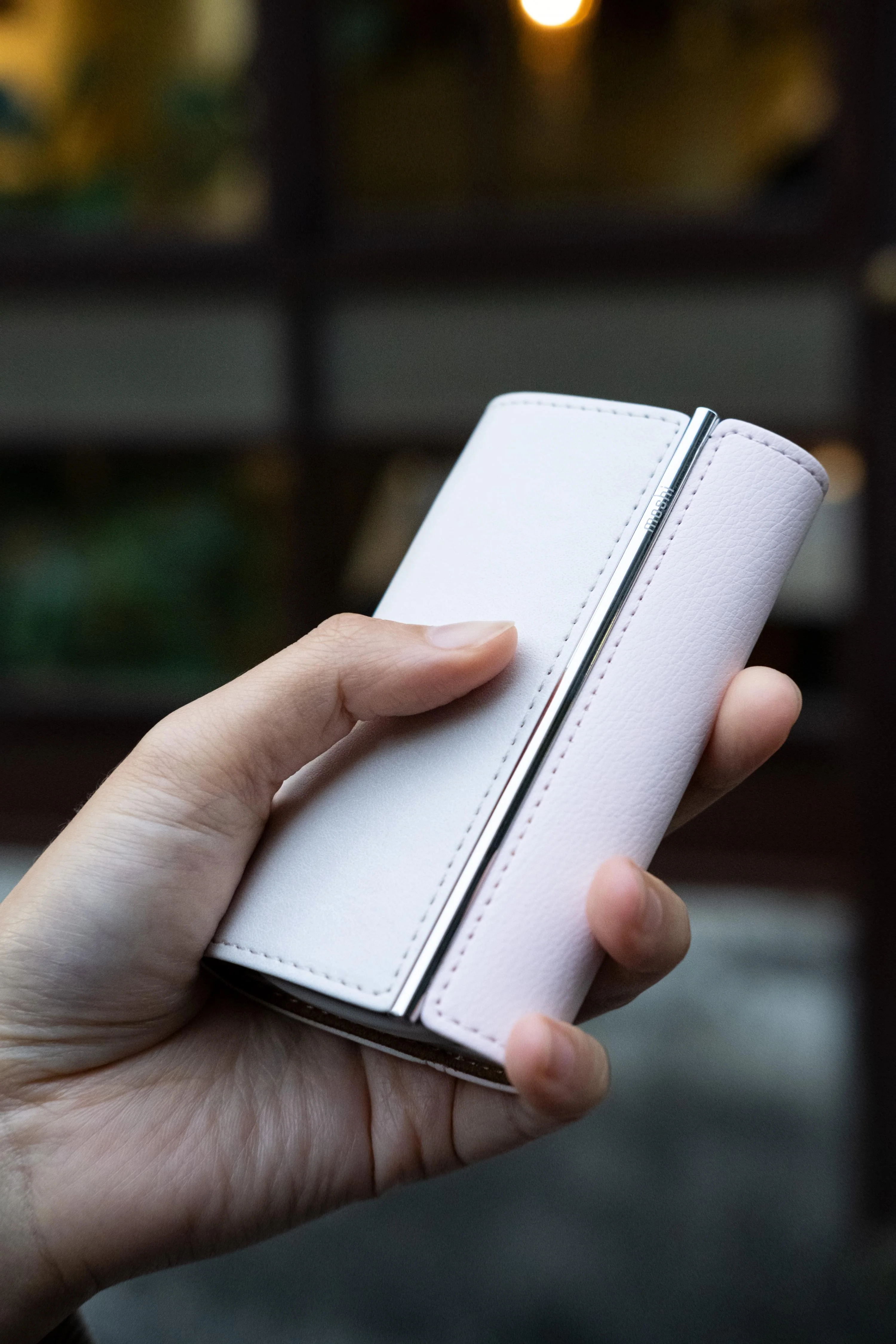 IonGo 10K Duo Portable Battery with Built-in Lightning and USB-C Cable - Image 12