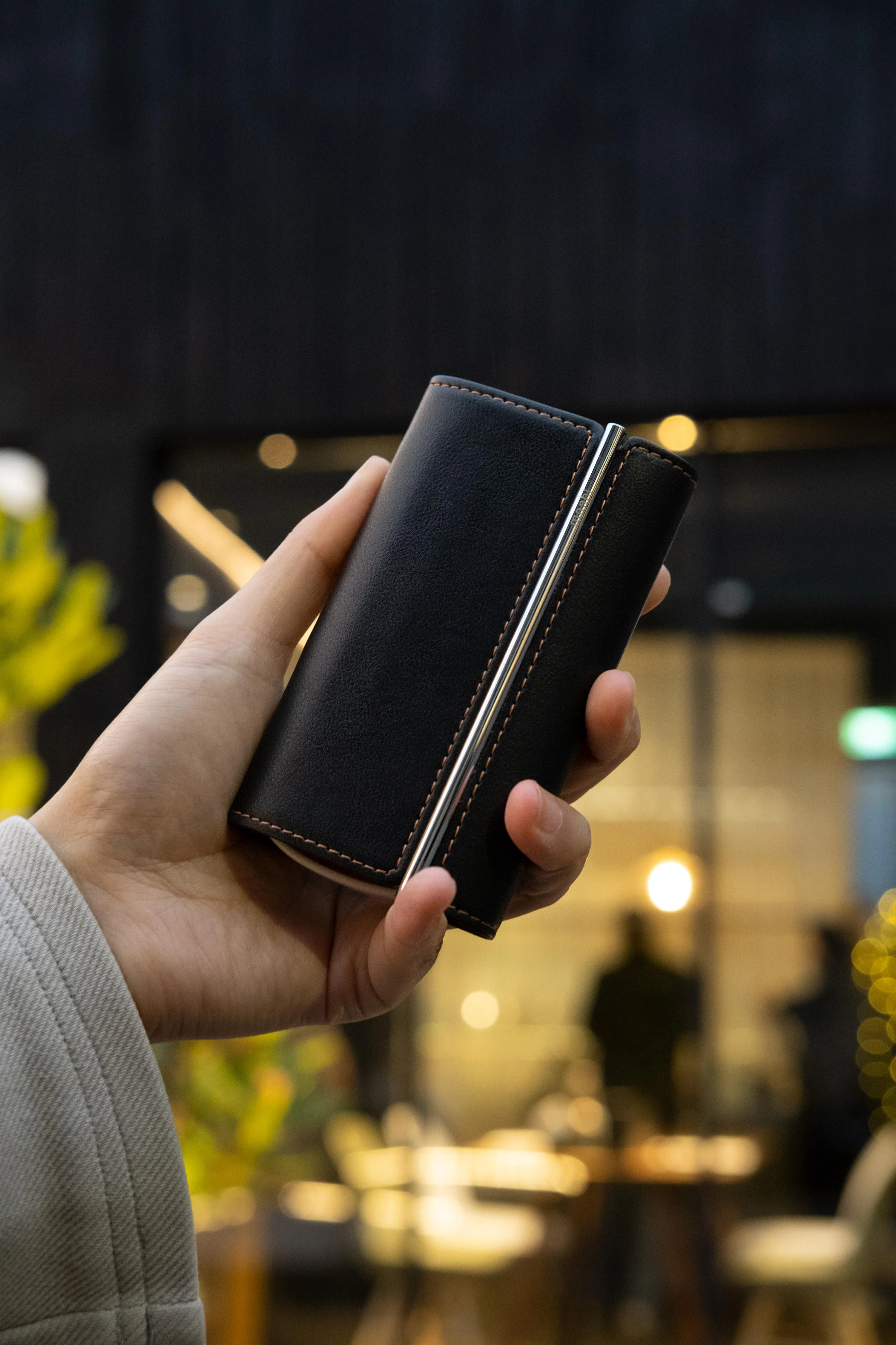 IonGo 10K Duo Portable Battery with Built-in Lightning and USB-C Cable - Image 15