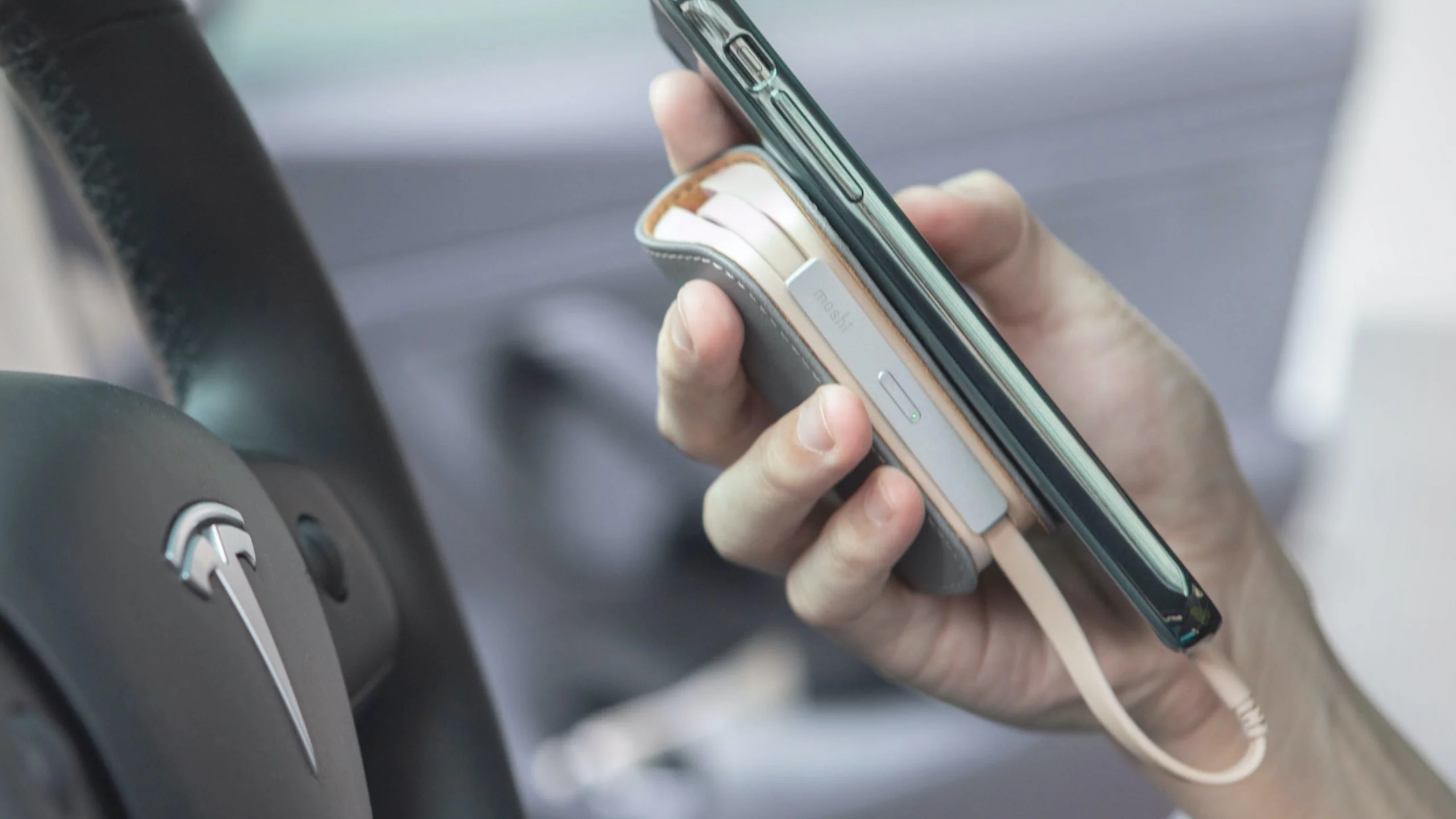 IonGo 5K Duo with USB-C to Lightning Cable - Image 8
