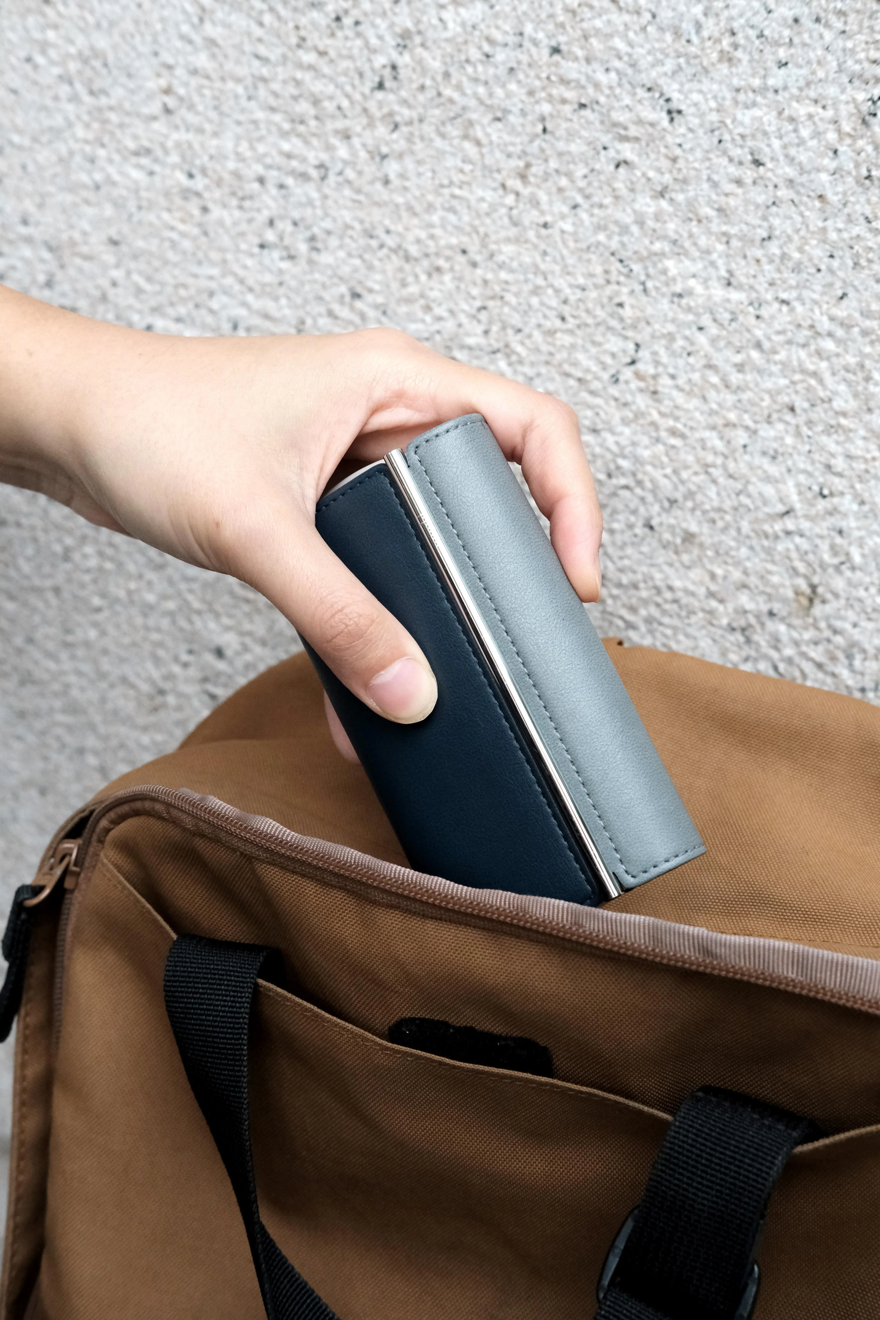 IonGo 10K Duo Portable Battery with Built-in Lightning and USB-C Cable - Image 7