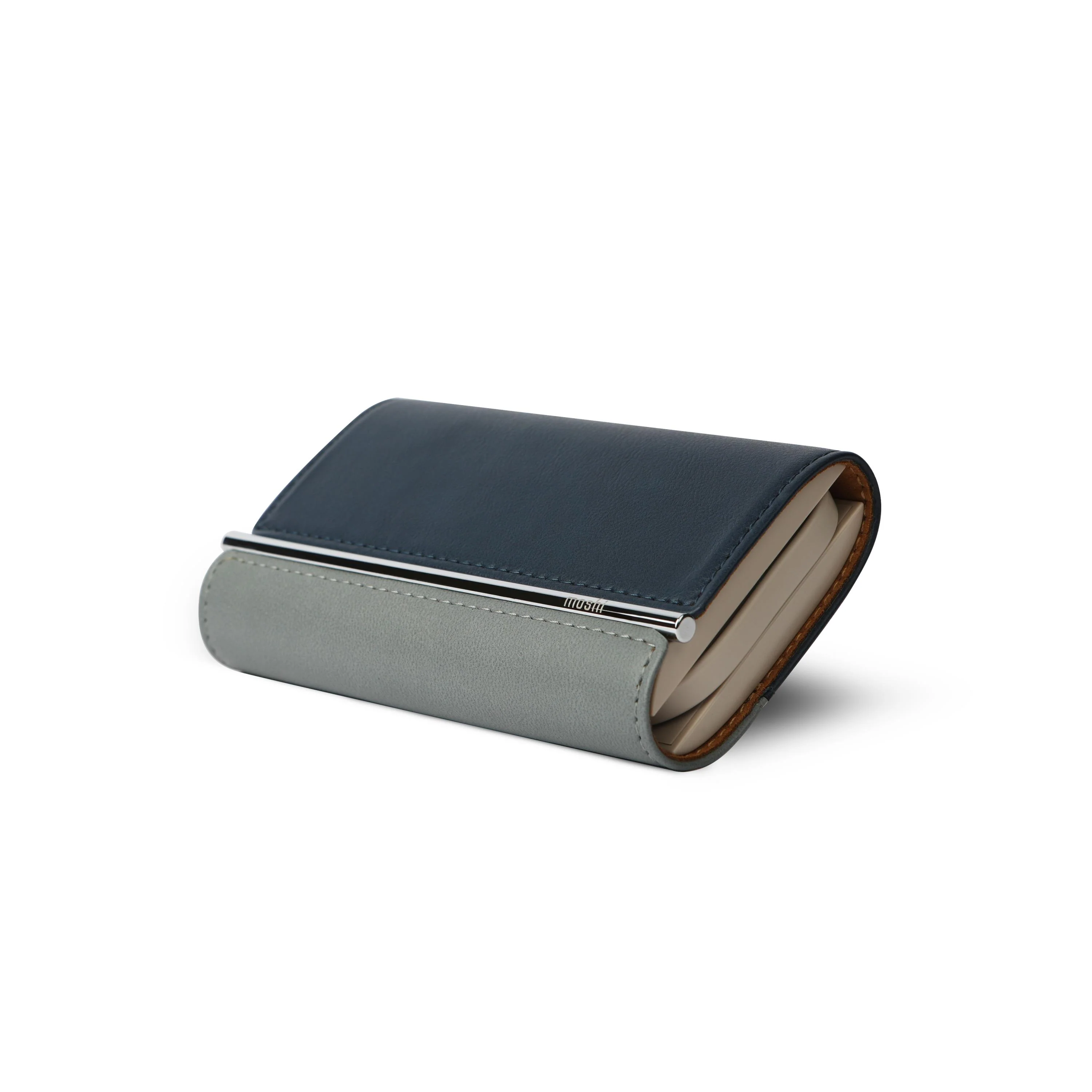 IonGo 10K Duo Portable Battery with Built-in Lightning and USB-C Cable - Image 8