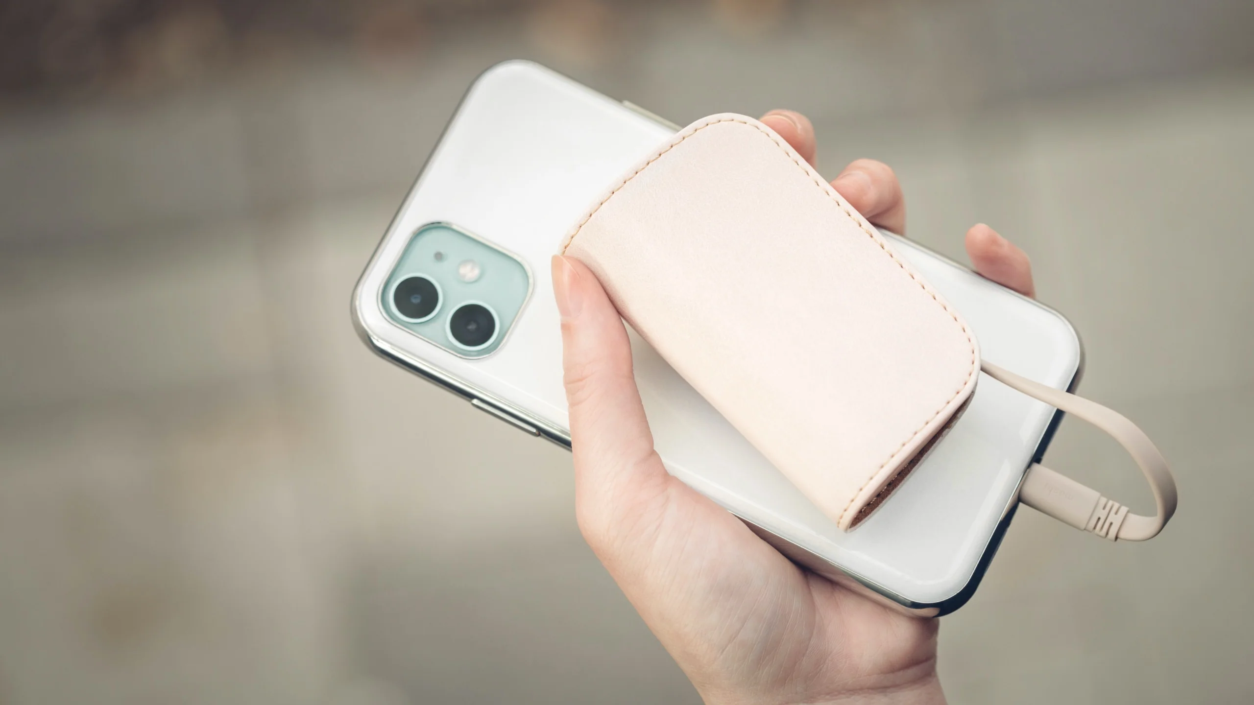 IonGo 5K with USB-A to Lightning Cable - Image 4