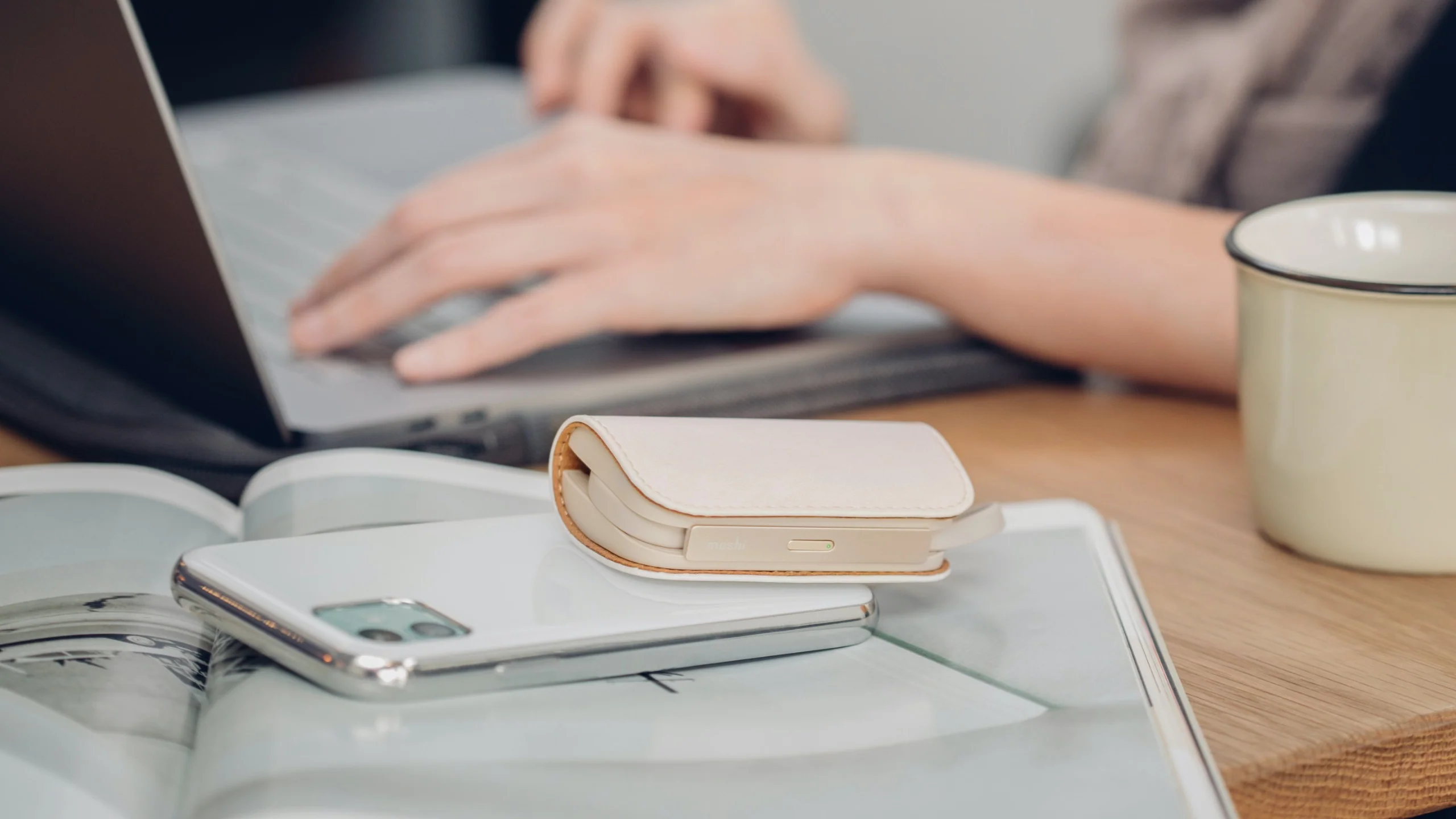 IonGo 5K with USB-A to Lightning Cable - Image 5