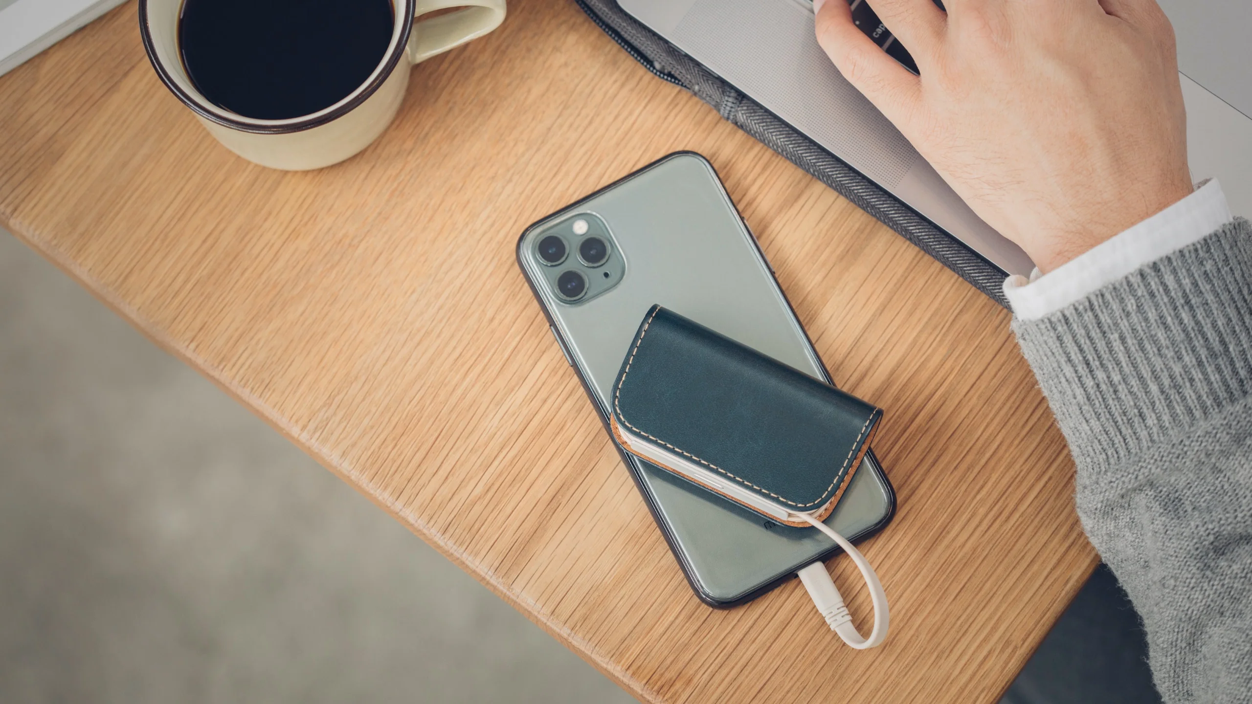 IonGo 5K with USB-A to Lightning Cable - Image 9