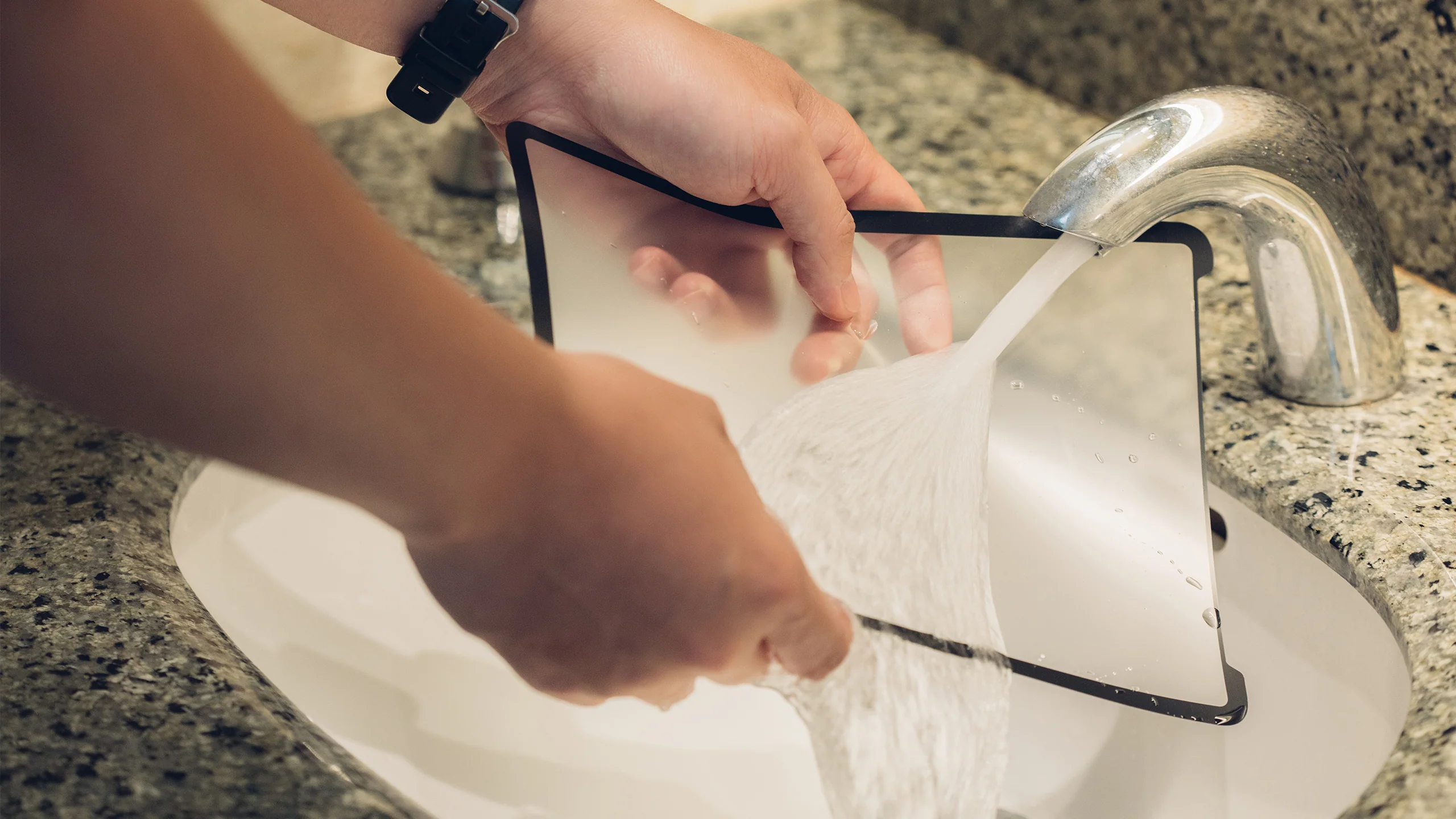 iVisor AG Anti-glare Screen Protector - Image 22