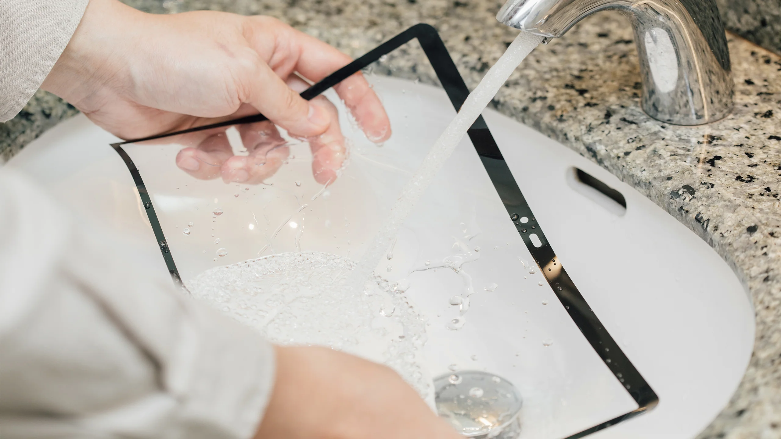 iVisor XT Clear Screen Protector - Image 6