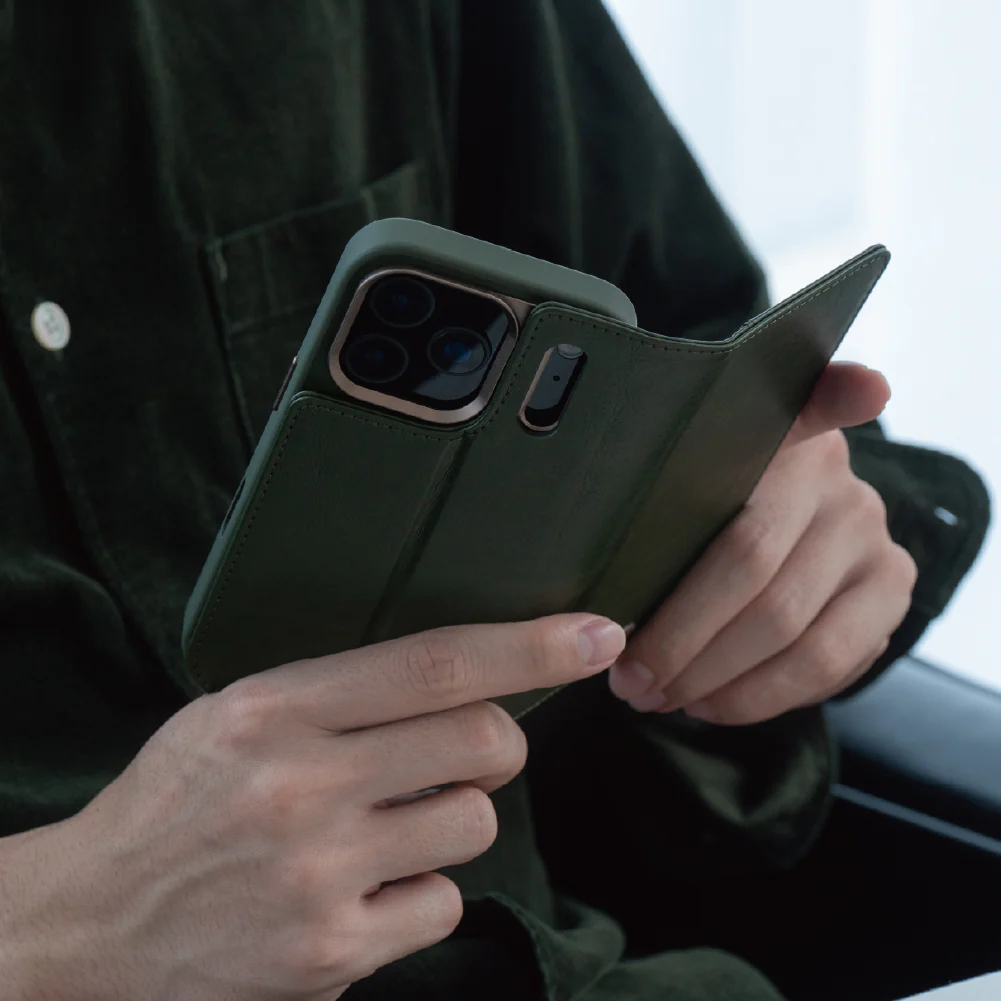 Overture Case with Detachable Magnetic Wallet - Image 7