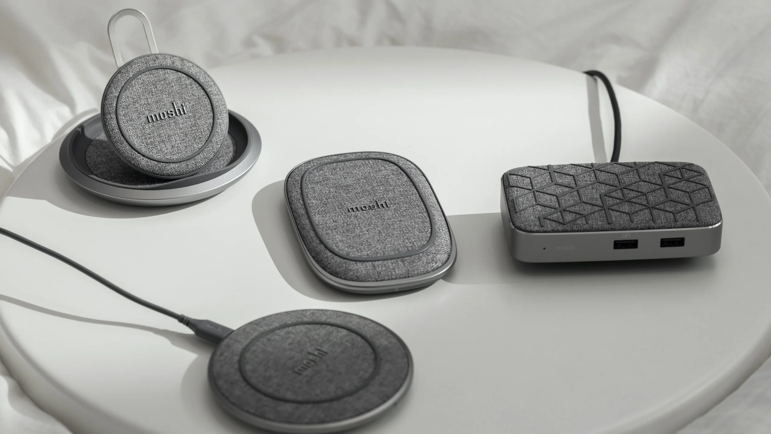 Lounge Q Wireless Charging Stand - Image 5