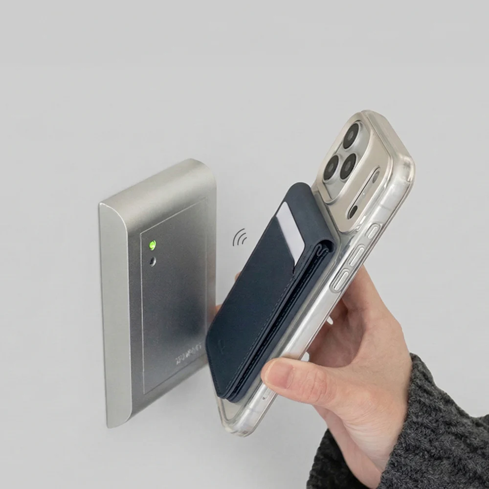 Magnetic Mirror Wallet Stand - Image 4