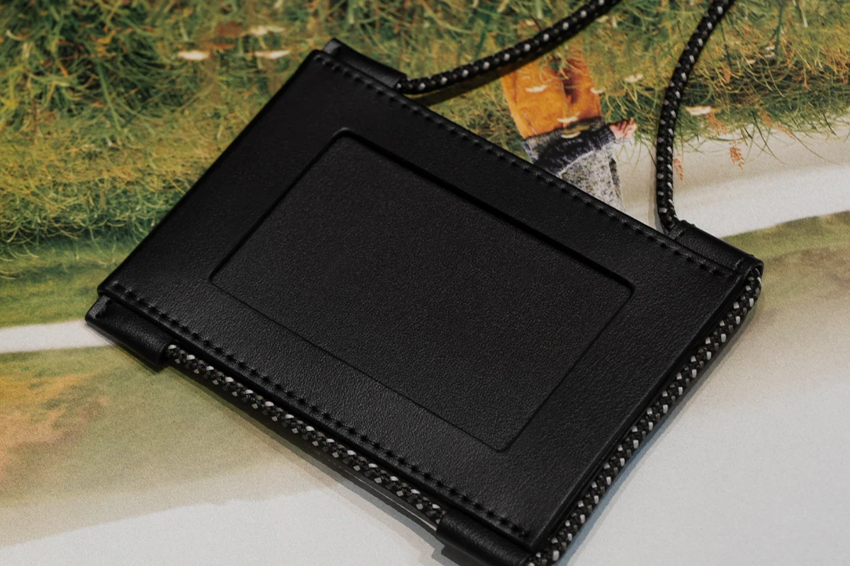 Dual-Sided Vertical & Horizontal Badge/ID Holder - Image 8