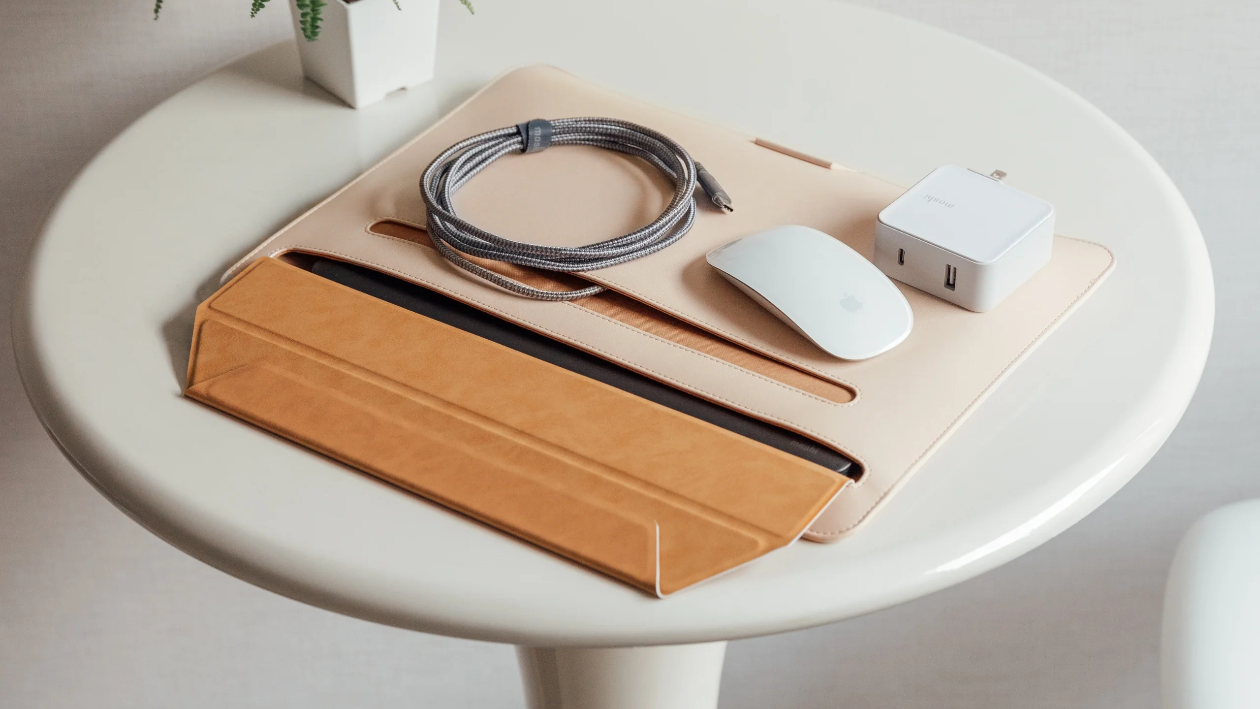 Muse 3-in-1 Slim Laptop Sleeve - Image 30