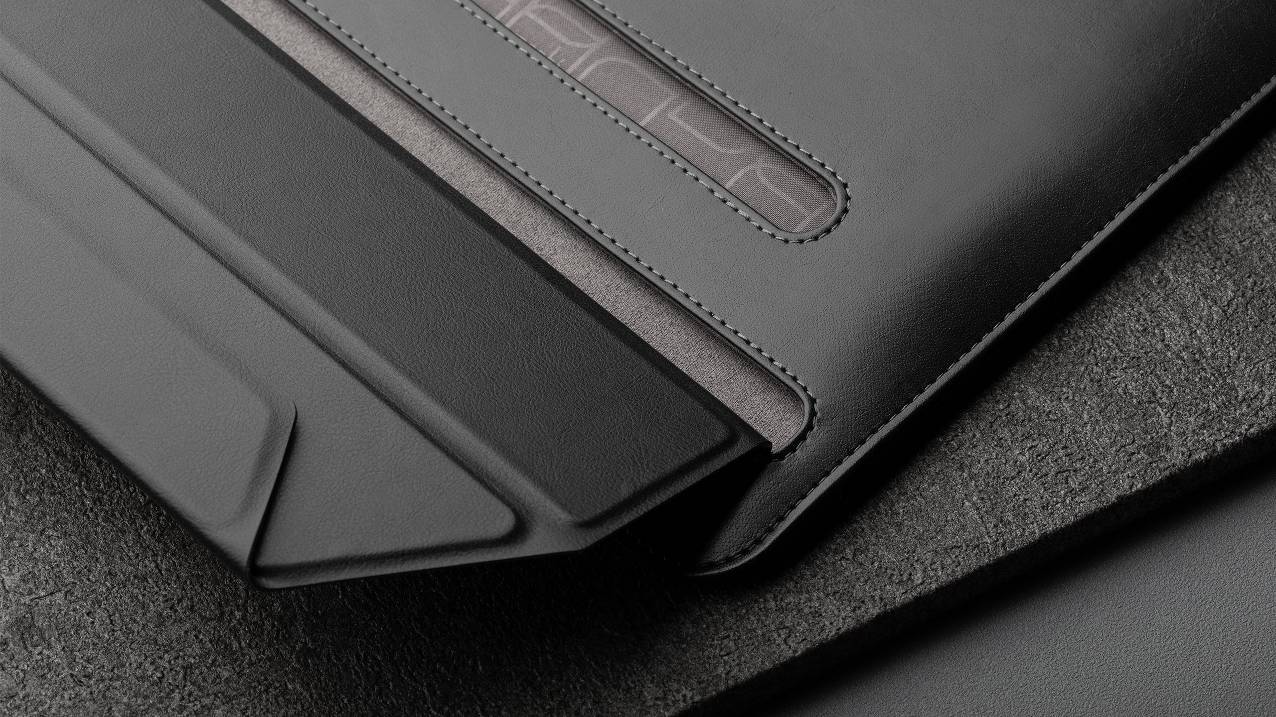 Muse 3-in-1 Slim Laptop Sleeve - Image 5