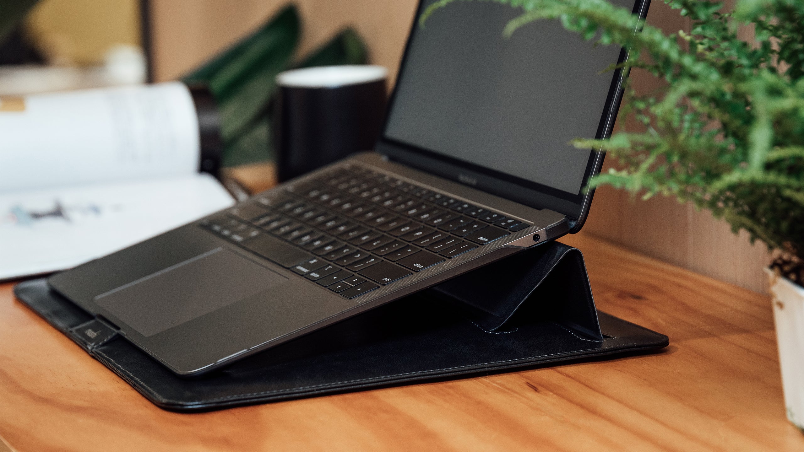 Muse 3-in-1 Slim Laptop Sleeve - Image 6