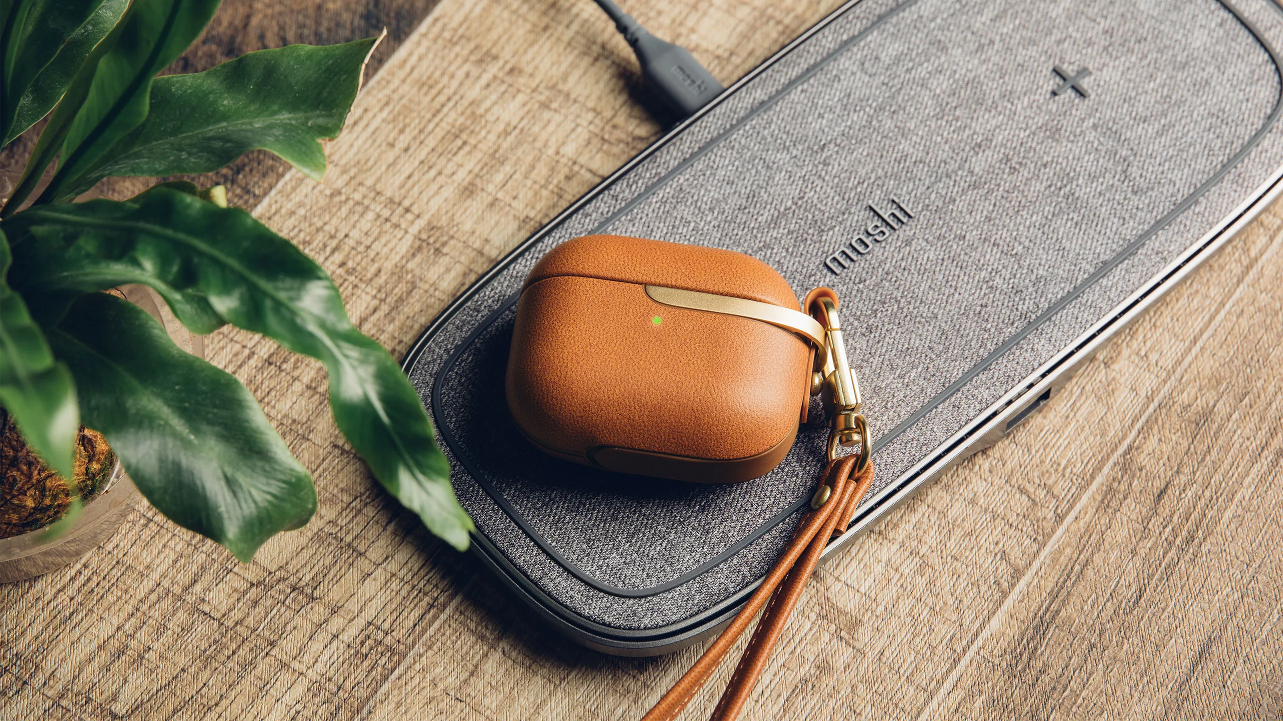 Pebbo Luxe Vegan Leather Protective Case for AirPods - Image 12