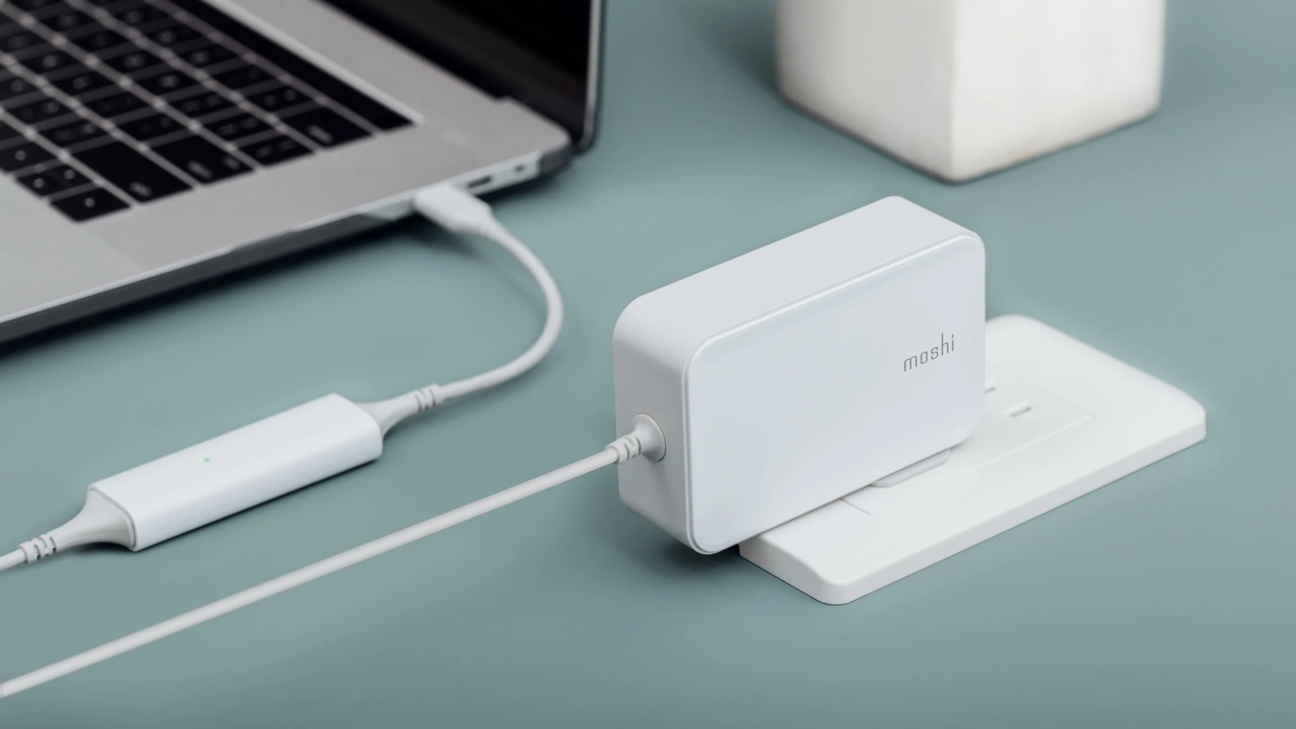 ProGeo USB-C Laptop Charger - Image 5