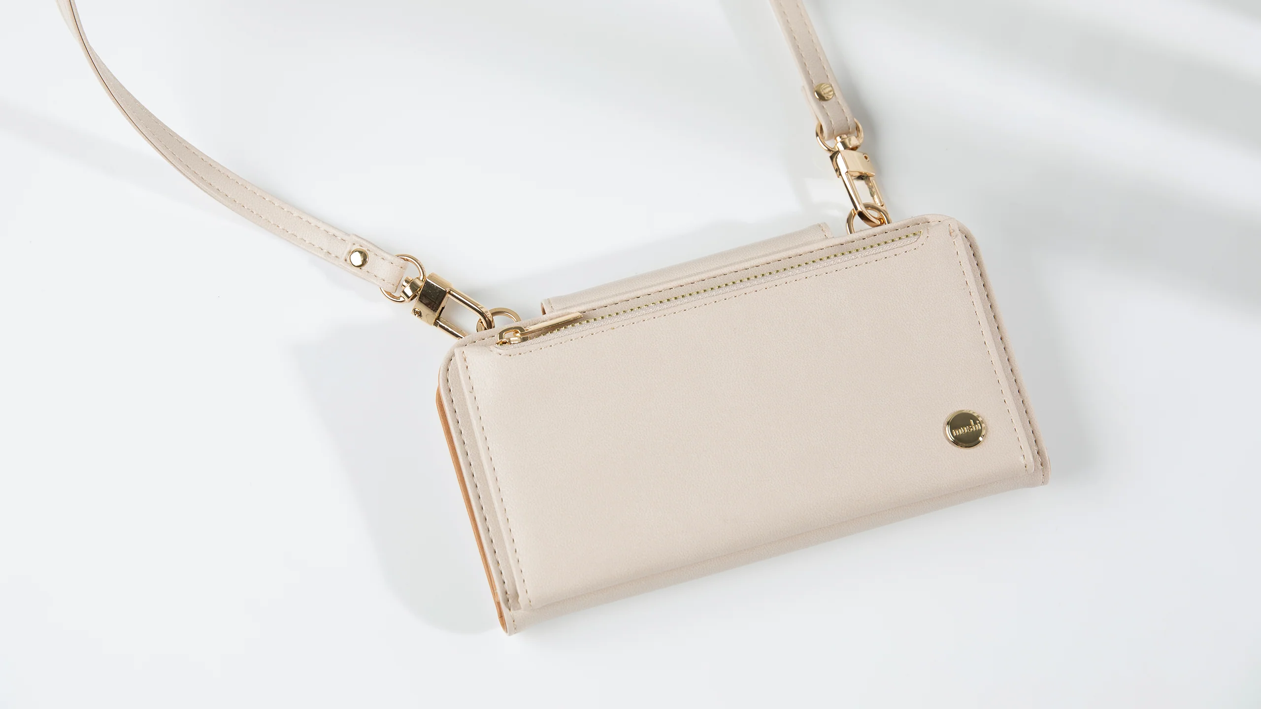 SnapTo™ Crossbody Wallet - Image 11