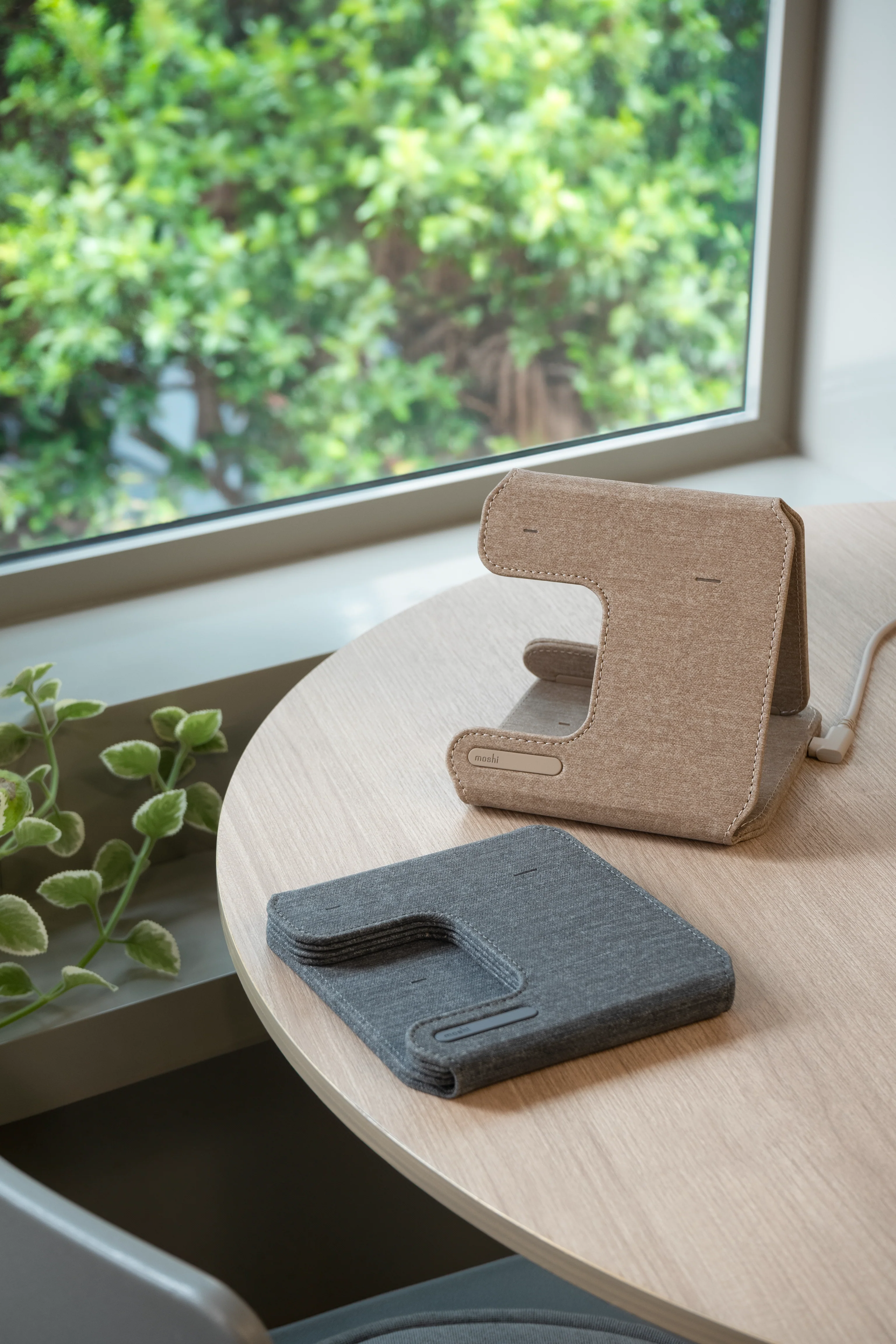 Taita M 3-in-1 Foldable Wireless Charging Station - Image 3