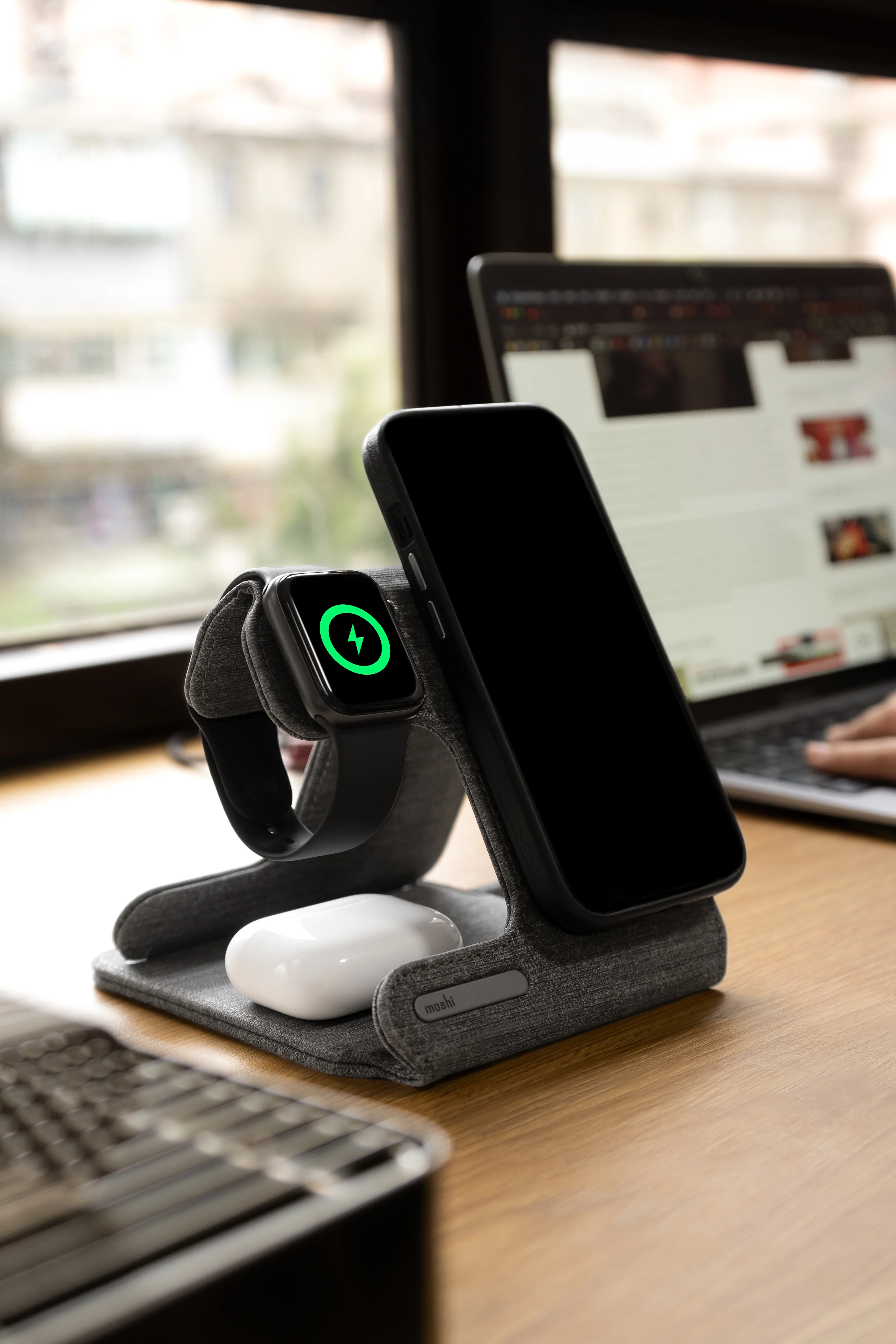 Taita M 3-in-1 Foldable Wireless Charging Station - Image 4