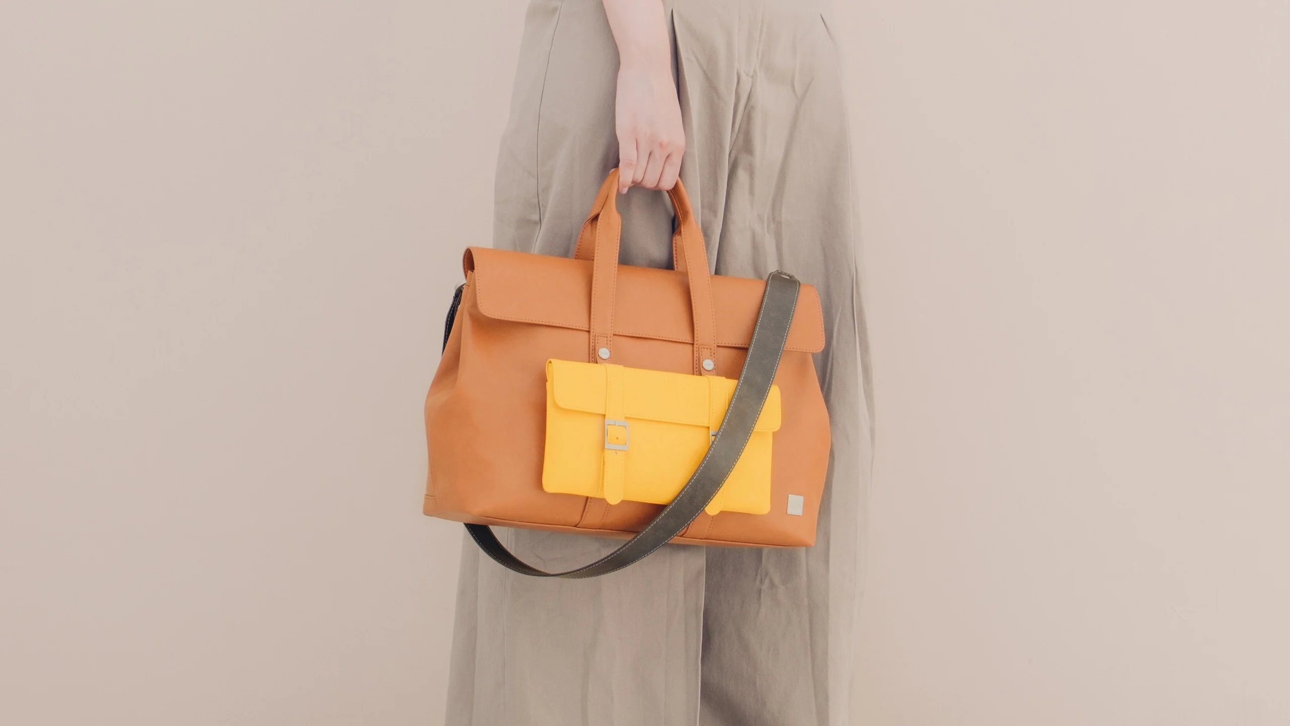 Treya Clutch Crossbody - Image 3