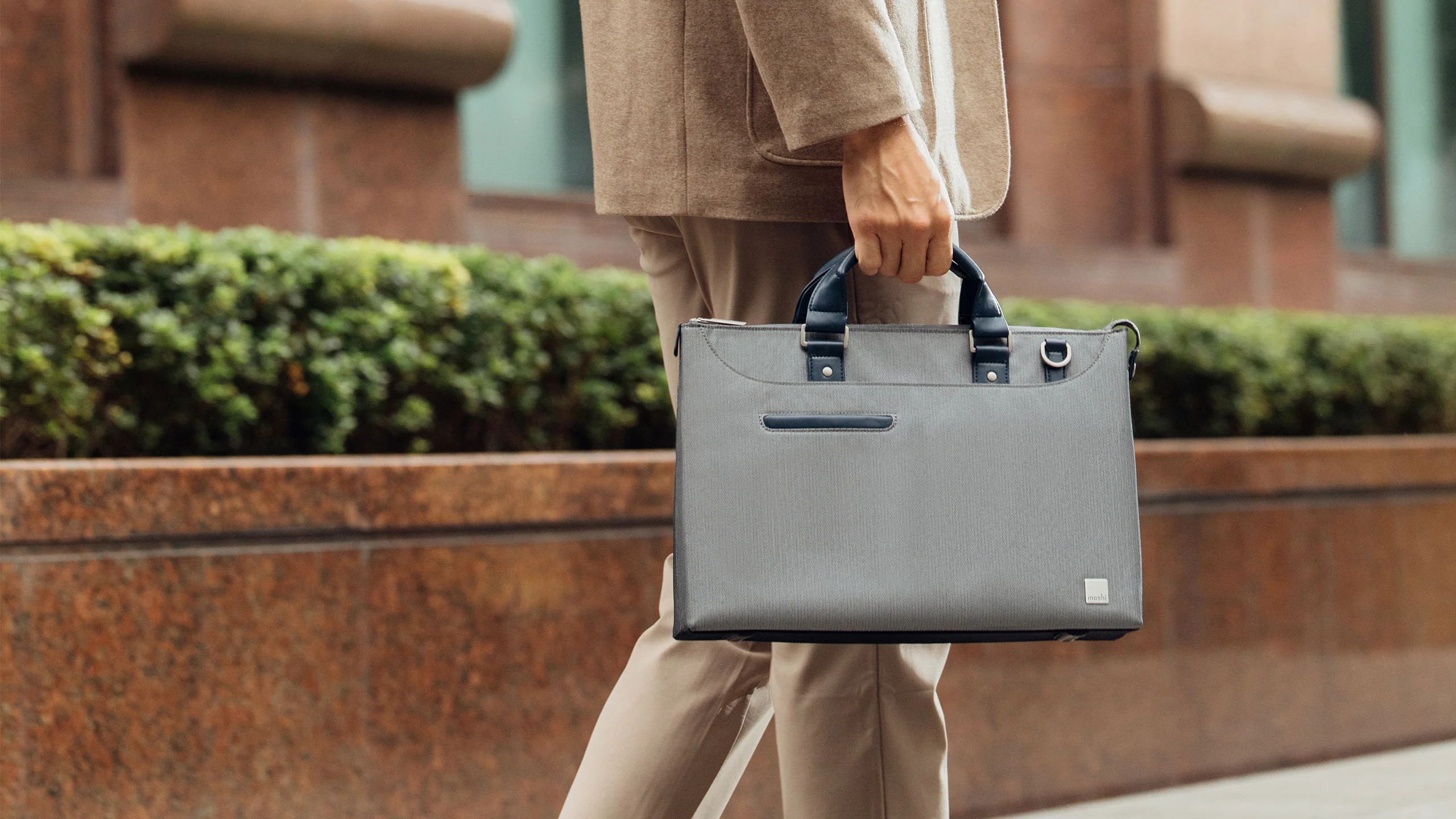 Urbana Lite Slim Laptop Briefcase - Image 4