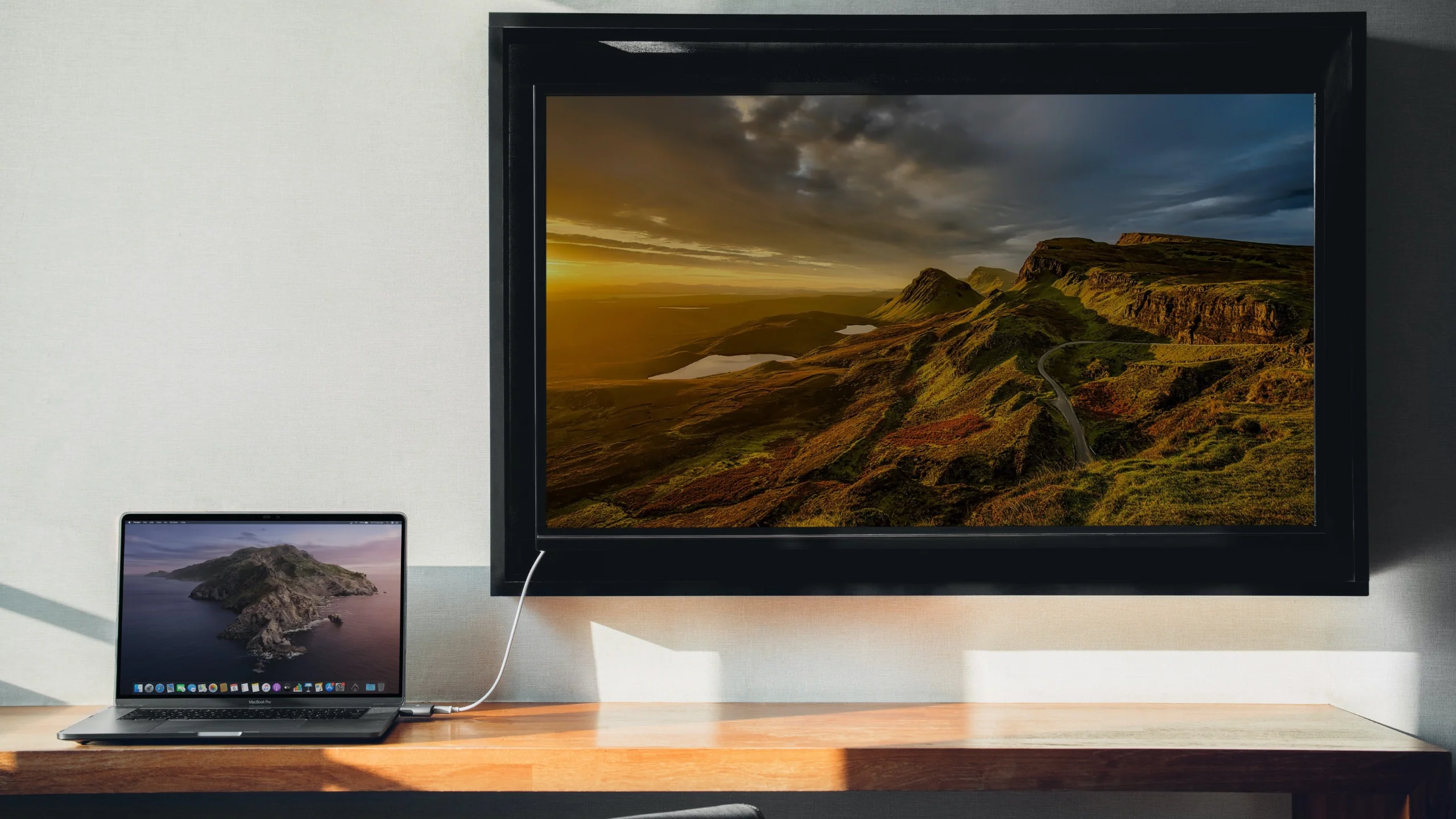 Compact USB-C to HDMI Adapter with HDR and USB PD Pass-through Charging - Image 5