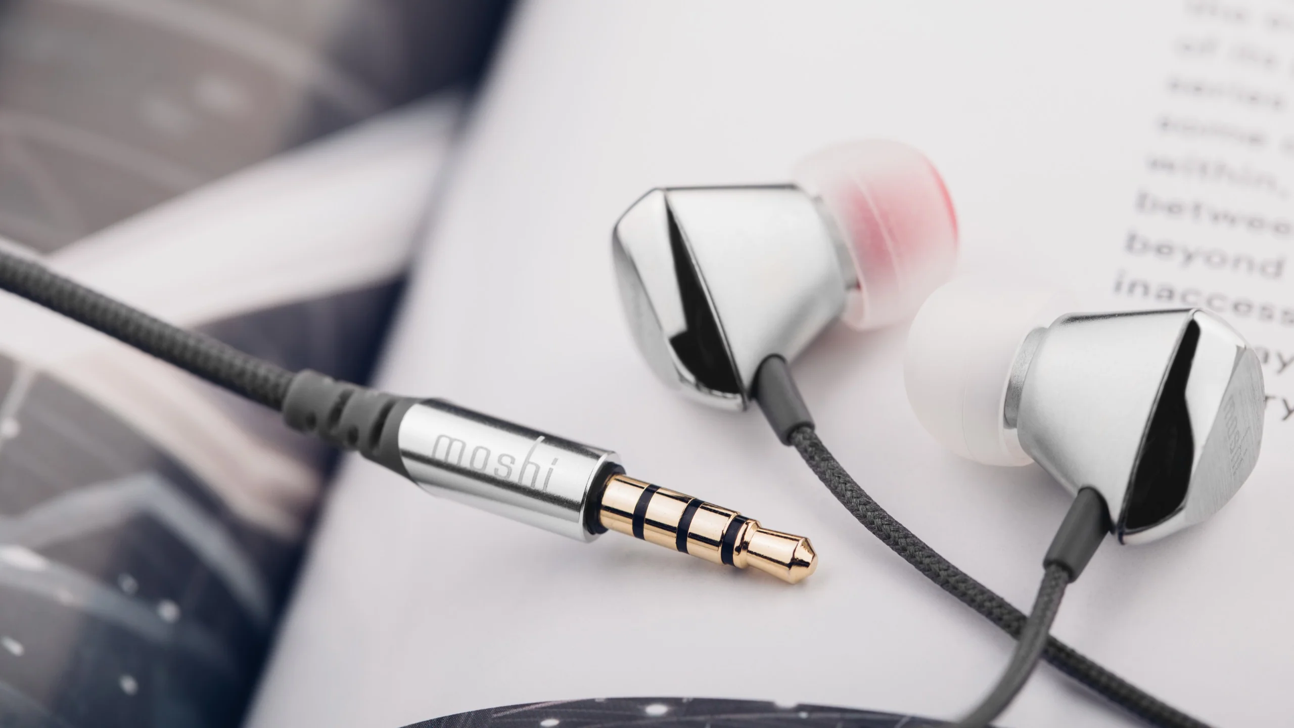 Vortex 2 Earbuds with Mic - Image 4